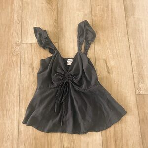 Black bow tank